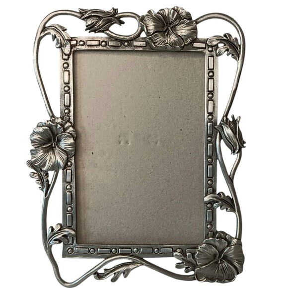 Vintage Pewter Frame With Flower Vine And Leaves 6.5 x 5 Photo Size 4.5 x 3 - Picture 1 of 10